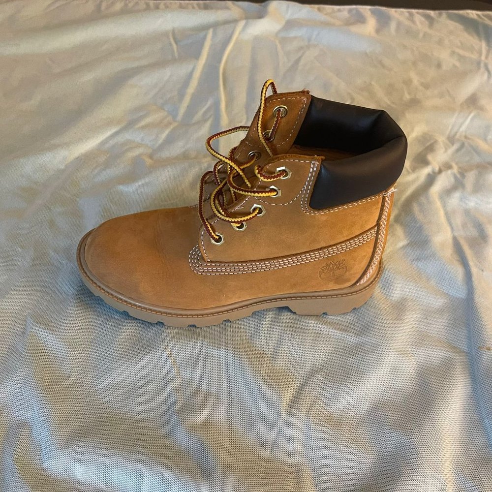 Timberlands Aka Constructions - Picture 2 of 2